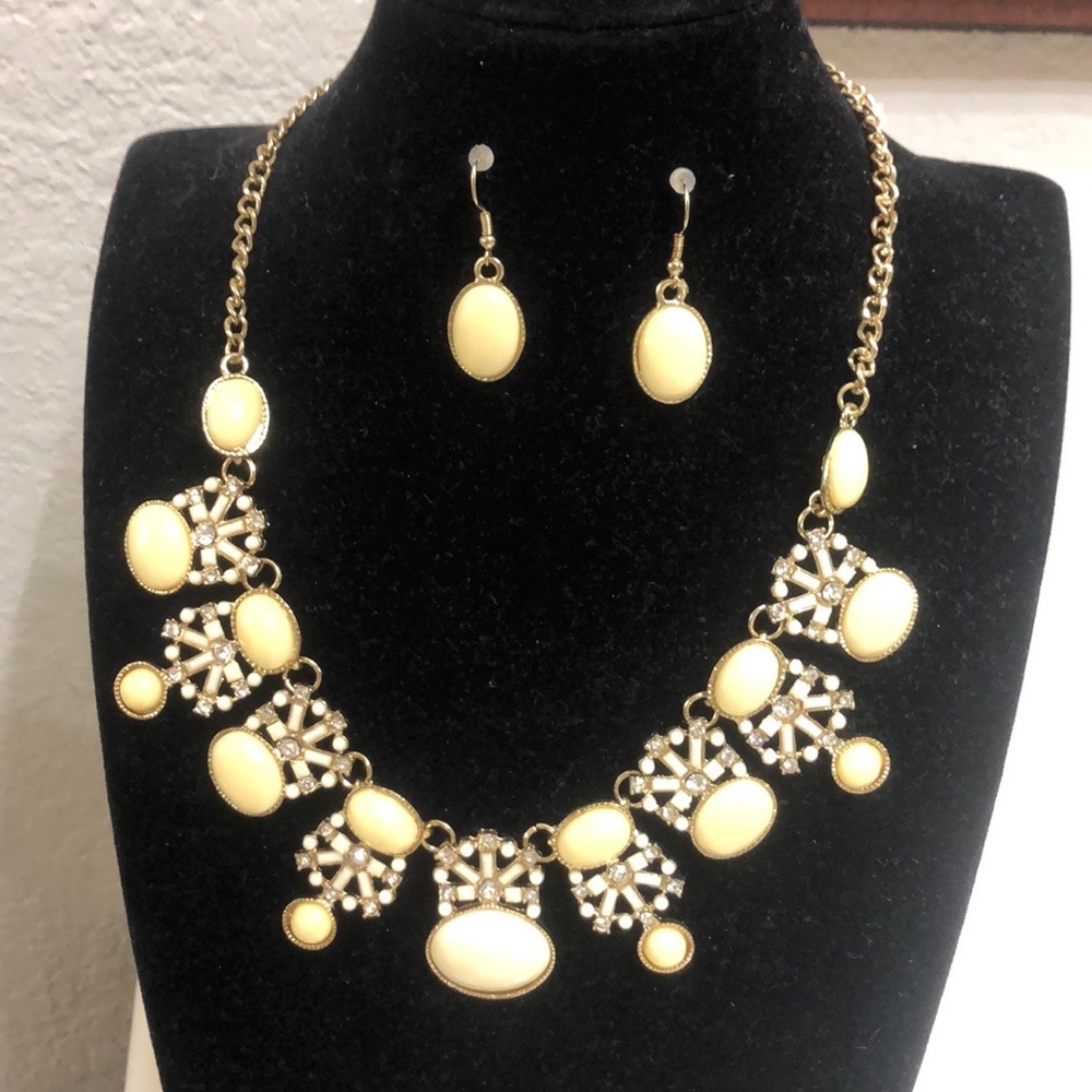 Earrings and necklace set